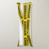 僕は警察のテープが通らないように怒っている ボディピロー (正面縦)