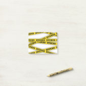 僕は警察のテープが通らないように怒っている ポストイット (デスク上)