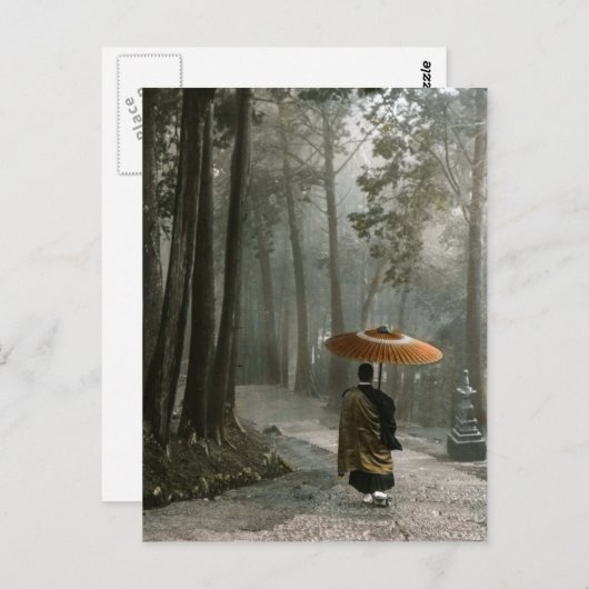 僧侶が寺の階段を降りると光が通る ポストカード (正面/裏面)