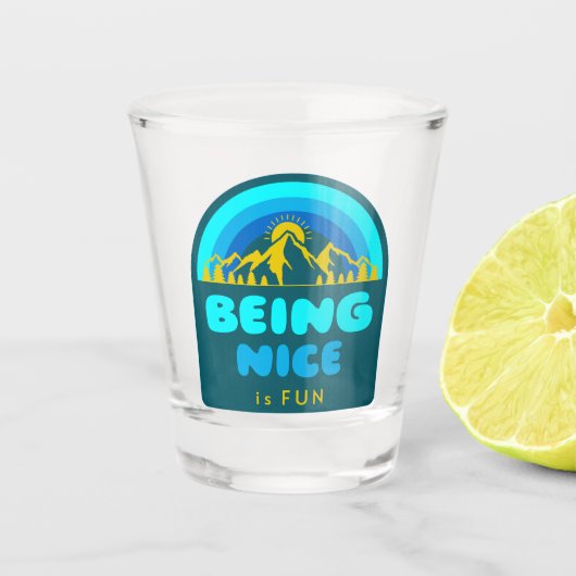 優しいのはおもしろい ショットグラス (正面)