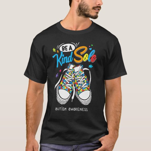 優しい一歩を Autism Awareness パズル シューズ Be Ki Tシャツ (正面)