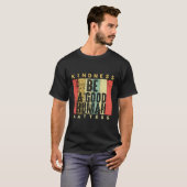 優しい事が多い Tシャツ (正面フル)