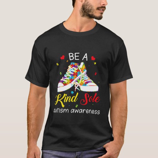 優しい唯一の自閉症意識パズルシューズBe Ki Tシャツ (正面)