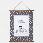 優しい小さな女の子と彼女の怪物 吊り下げ型タペストリー (正面)