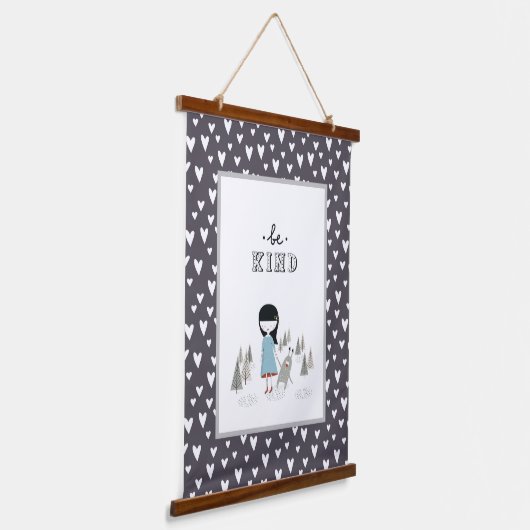 優しい小さな女の子と彼女の怪物 吊り下げ型タペストリー (傾斜あり)