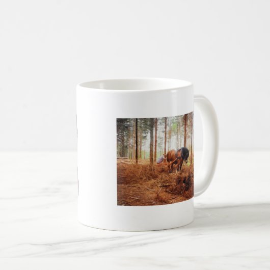 優しい巨人 – 荷車を引く森の中の馬の運搬ログ コーヒーマグカップ (正面右)