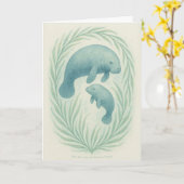 優しい日々があなたに訪れますように - 母親と赤ちゃんのマナティー カード (黄色い花)