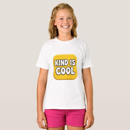 優しい気持ちはクール 黄色いバッジ Tシャツ (正面フル)