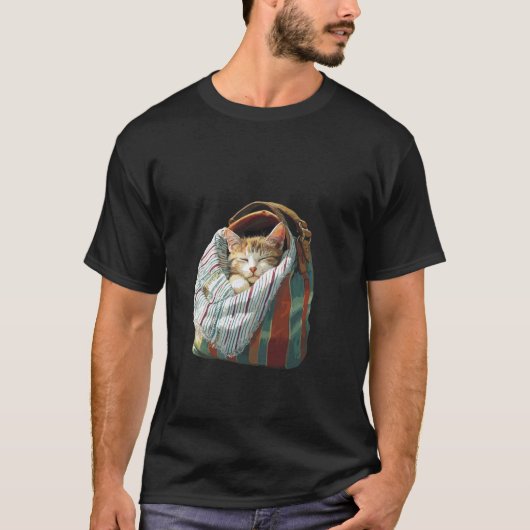 優しい猫が袋で寝るグラフィックアート Tシャツ (正面)