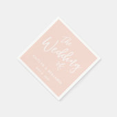 優しい白とピンクのタイポグラフィー 結婚式の案内 スタンダードカクテルナプキン (角)