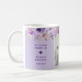 優しい紫色の花のメモリアルフォト コーヒーマグカップ (左)
