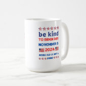 優しい選挙2024ジョーバイデン氏私は歳ではない コーヒーマグカップ (正面右)