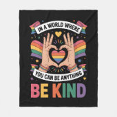 優しいLGBTQになれる世界で フリースブランケット (正面)