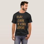 優しく遊んで学ぶを繰り返す ヒョウ 思いやり ユニティーD Tシャツ (正面フル)