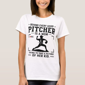 優れた投手の陰には母の存在あり Tシャツ