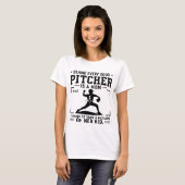 優れた投手の陰には母の存在あり Tシャツ (正面フル)