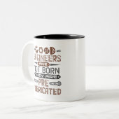 優秀な技術者はプレハブのジョークおもしろいだ ツートーンマグカップ (正面左)