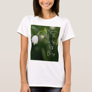 優雅さは新しい緑の花の仕方である Tシャツ