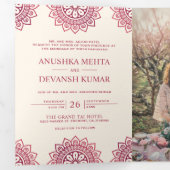 優雅なピンクの曼荼羅 伝統的なインドの結婚式 三つ折り招待状 (内部最初)