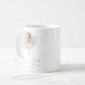 優雅なベビーブルーの男の子の洗礼式の写真 コーヒーマグカップ (正面左)