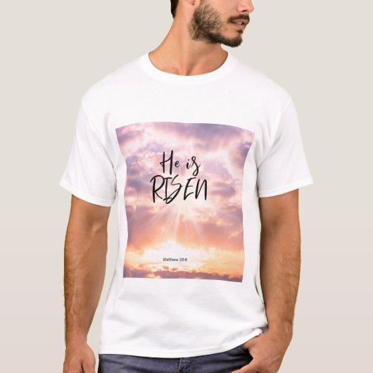 優雅な浮き上がったデザイン  Tシャツ (正面)