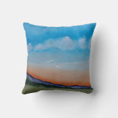 優雅な白熱［赤熱］光を放つ夕日の丘 クッション (裏面)