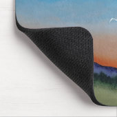 優雅な白熱［赤熱］光を放つ夕日の丘 マウスパッド (コーナー)