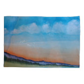 優雅な白熱［赤熱］光を放つ夕日の丘 枕カバー (裏面)