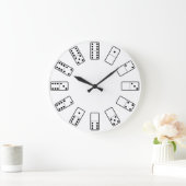 元のデザインの白黒ドミノの記号 ラージ壁時計 (ホーム)
