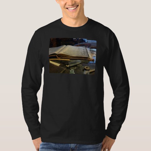 元帳および接眼レンズ Tシャツ (正面)