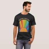 元気が出るフレーズと輝く太陽の光線 Tシャツ (正面フル)