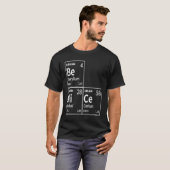 元素周期表 で ニース で いいね! Tシャツ (正面フル)