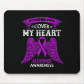 兄の羽がアルツハイマー病のハートを覆う マウスパッド (正面)