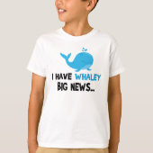兄の鯨の妊娠おもしろい発表 Tシャツ (正面)