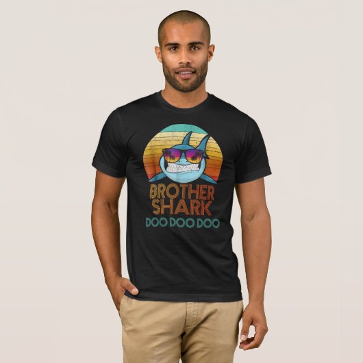兄弟の鮫のTシャツ。 Doo Doo Dooのティー Tシャツ (正面フル)