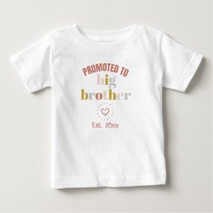 兄弟出産に昇進す生まれたばかりのる ベビーTシャツ
