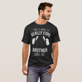 兄弟本当の兄弟見カッコいいた目だ Tシャツ (正面フル)