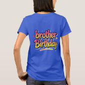 兄弟 誕生日 カラフル グラフィティ レタリング Tシャツ (裏面)