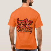 兄弟 誕生日 カラフル グラフィティ レタリング Tシャツ (裏面)