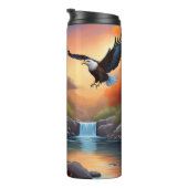 先住民の女性は翼のある女性と急増するワシ。 タンブラー (回転右)