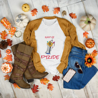 先住民アメリカンスティルヒアヤシャカートゥーングレー Tシャツ