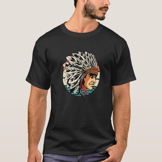 先住民アメリカンヘアドレスインディアンプライド Tシャツ (正面)