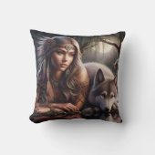 先住民アメリカ人女性がオオカミのそばに座って夜 クッション (正面)