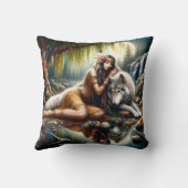 先住民アメリカ人女性がオオカミを抱き込むバイウォーターフォール クッション (裏面)