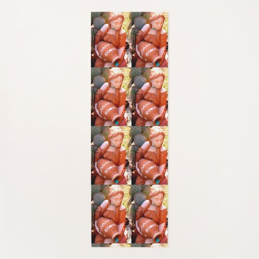 先住民アメリカ人女性がサンダー_コーブを流す ヨガマット (正面)