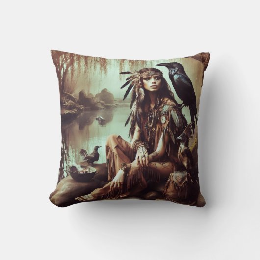 先住民アメリカ人女性がレイヴンと一緒に川でポーズをとる クッション (正面)