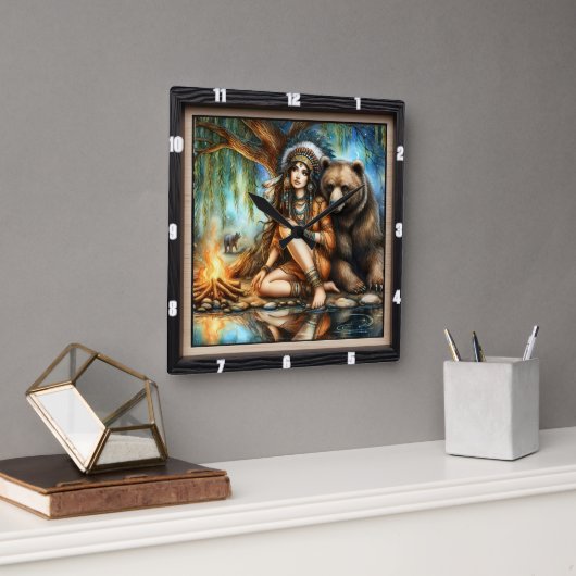 先住民アメリカ人女性とクマのキャンプファイア スクエア壁時計 (オフィス)