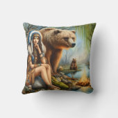 先住民アメリカ人女性キャンプファイヤーでベア座っている クッション (裏面)