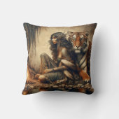 先住民アメリカ人女性Tiger By Campfire クッション (裏面)