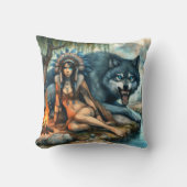 先住民ウーマンバイウルフアンドキャンプファイア クッション (正面)